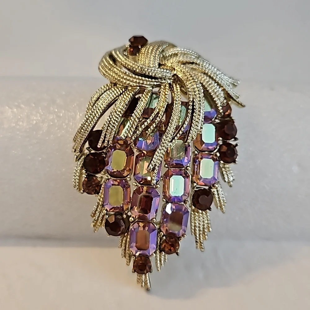 FRANCIOS by CORO AB Brown & AB Pinkish Various Shaped Stones on Goldtone Brooch